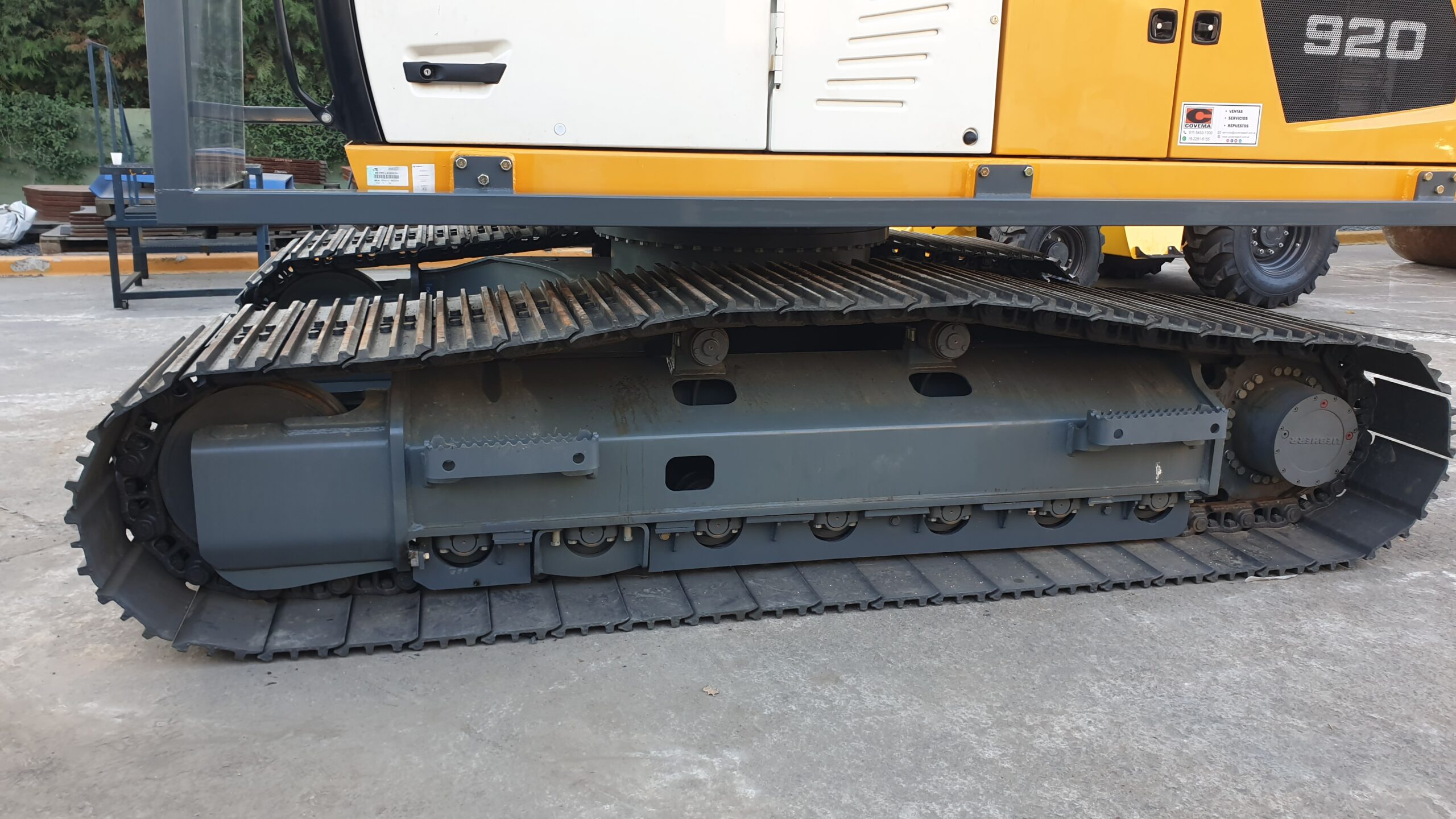 EXCAVADORA - PROTECCION TREN RODANTE EXCAVADORA - PROTECCION TREN RODANTE